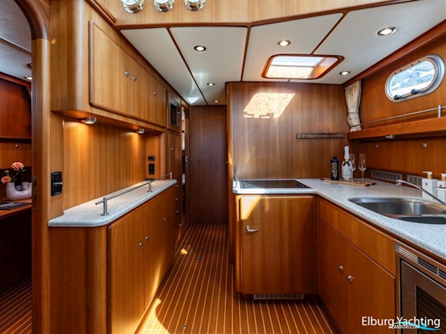 Sturier 480 AC - Vast Stuurhuis - Stabilizers