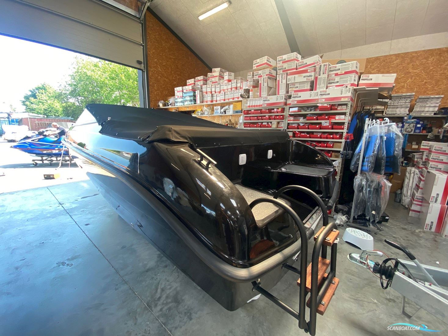 Suncraft 560 BR Black Edition