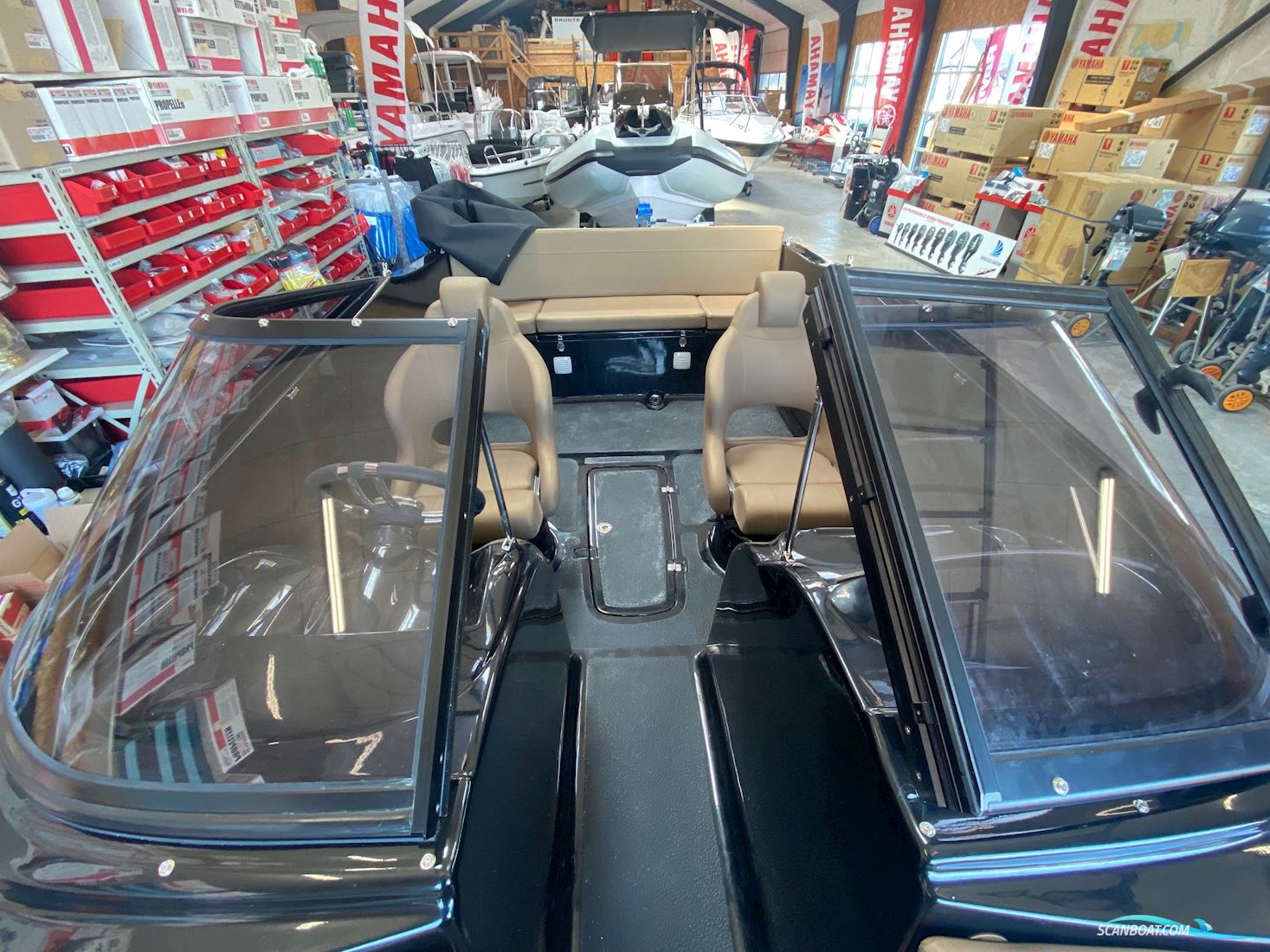 Suncraft 560 BR Black Edition