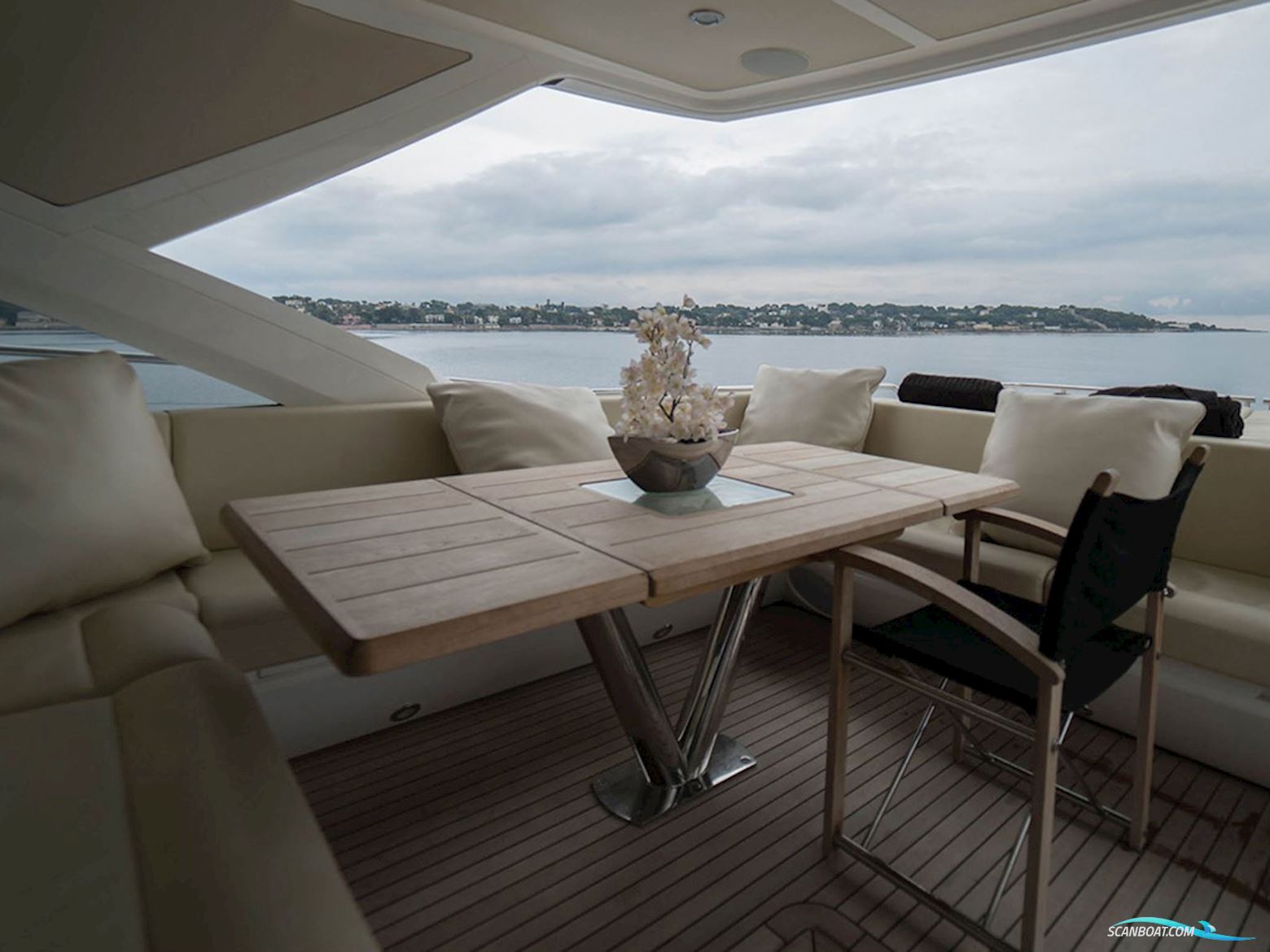 Sunseeker 68 Sport Yacht