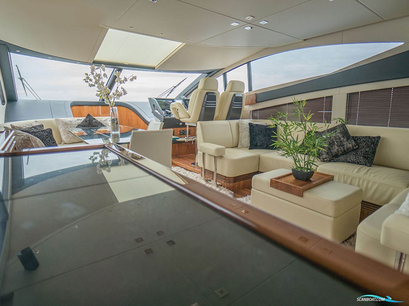 Sunseeker 68 Sport Yacht