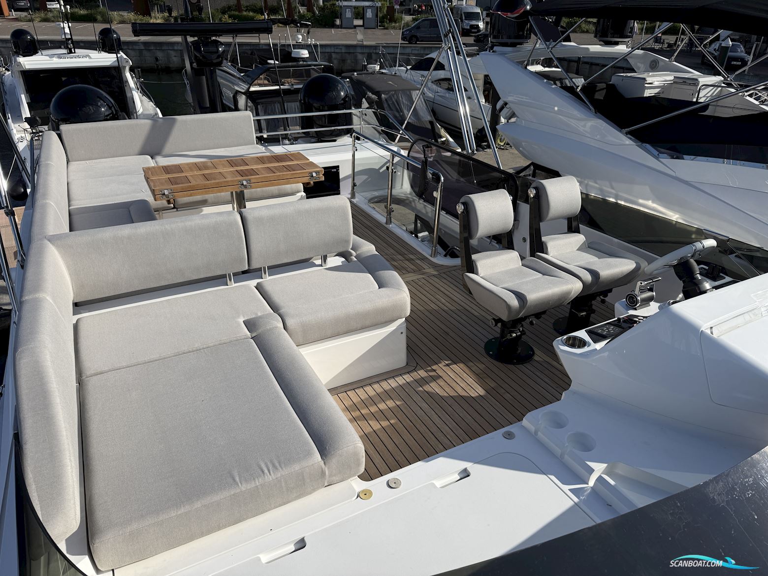 Sunseeker 74 Sport Yacht