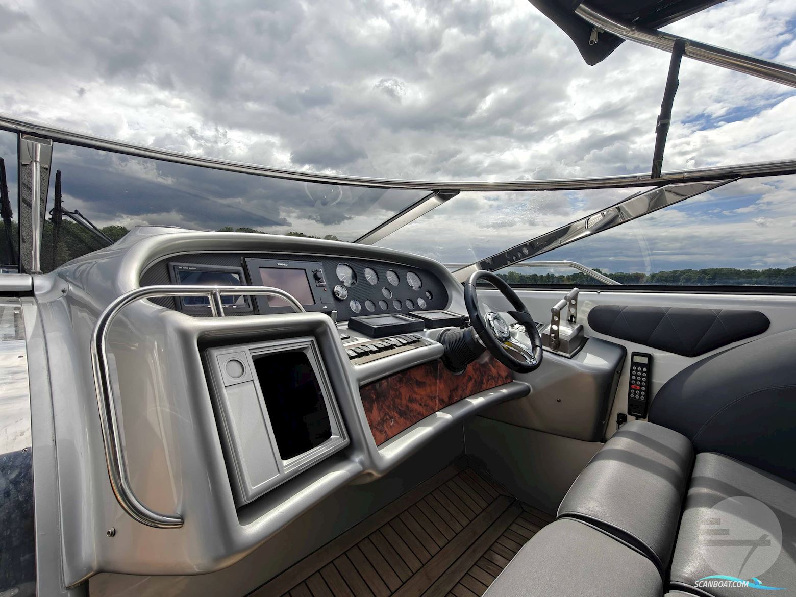 Sunseeker Camargue 55