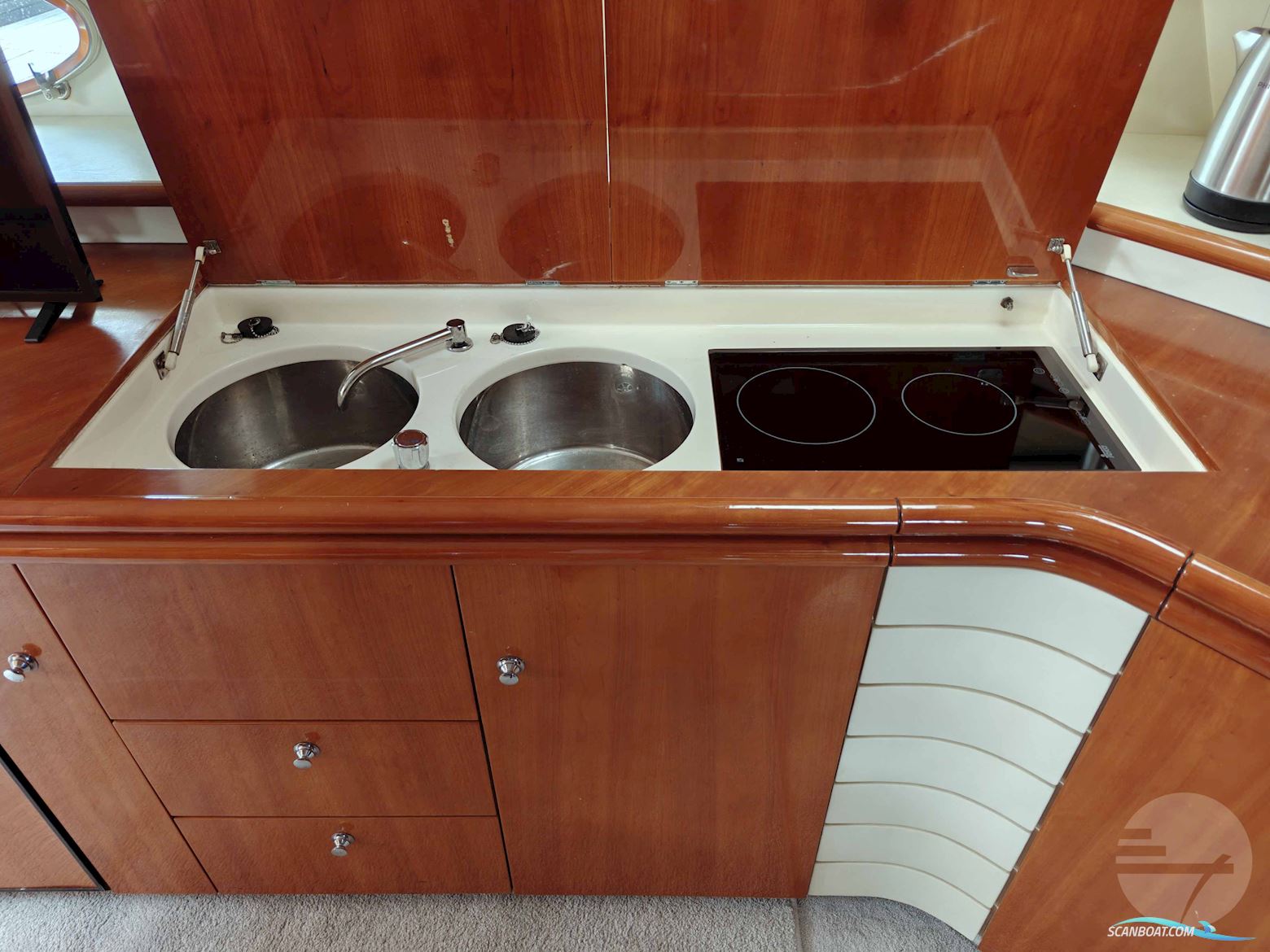 Sunseeker Camargue 55