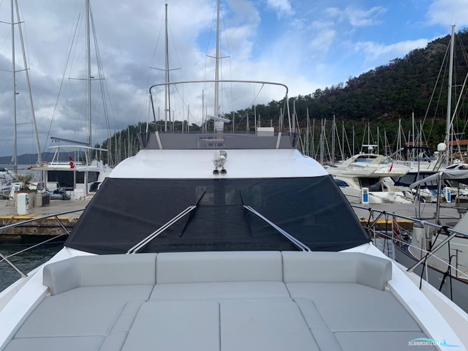 Sunseeker Manhattan 52 FLY