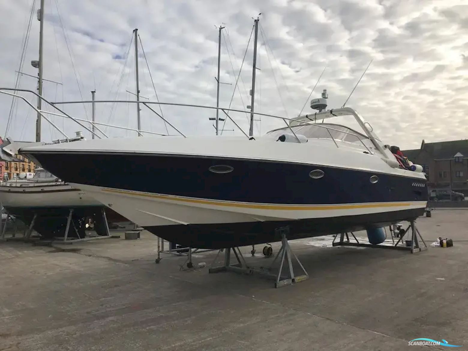 Sunseeker Martinique 38
