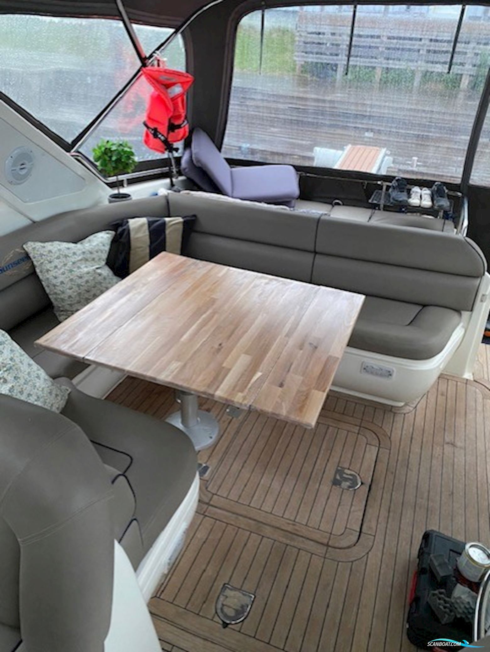 Sunseeker Mustique 42
