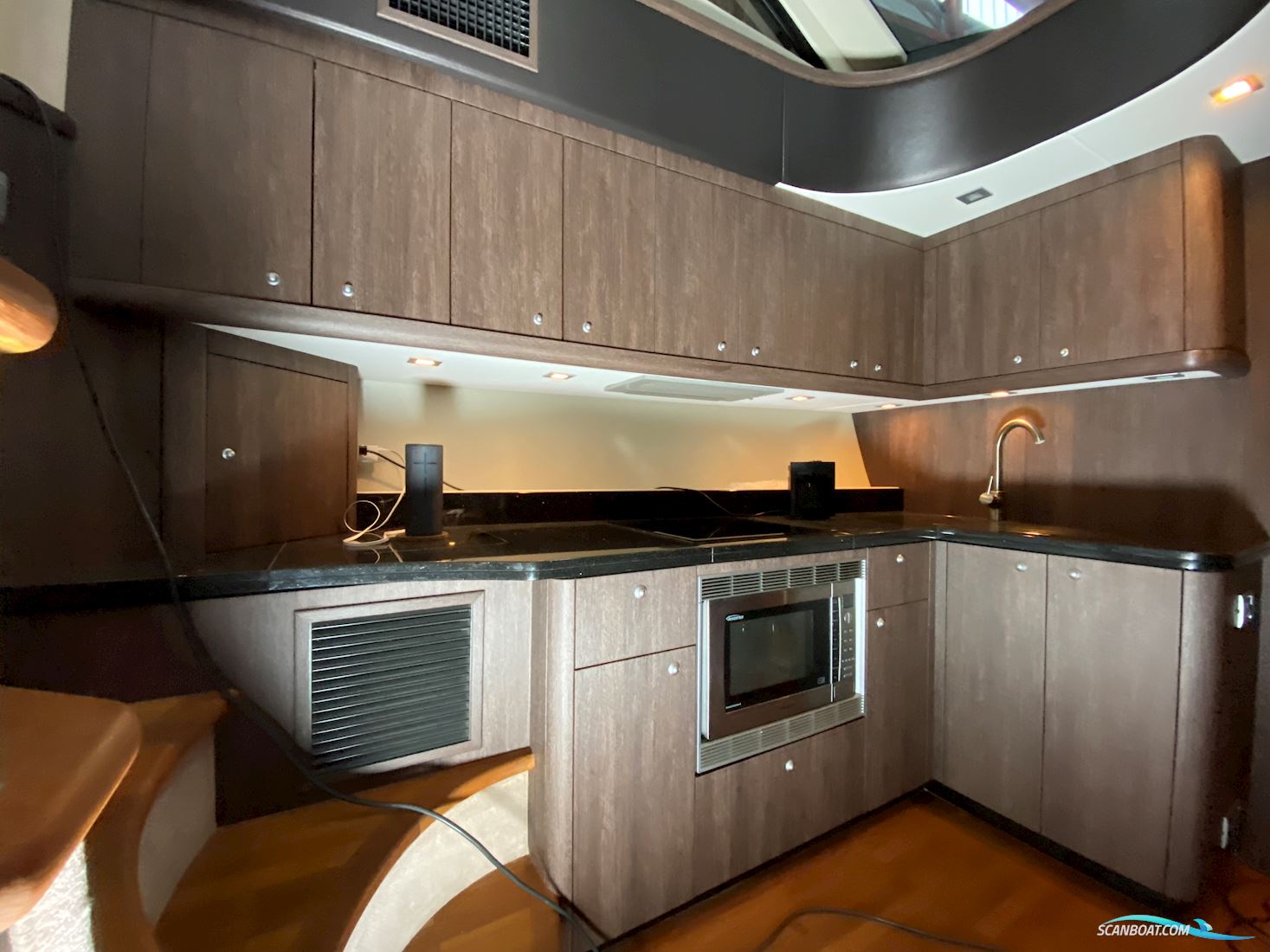 Sunseeker Predator 52