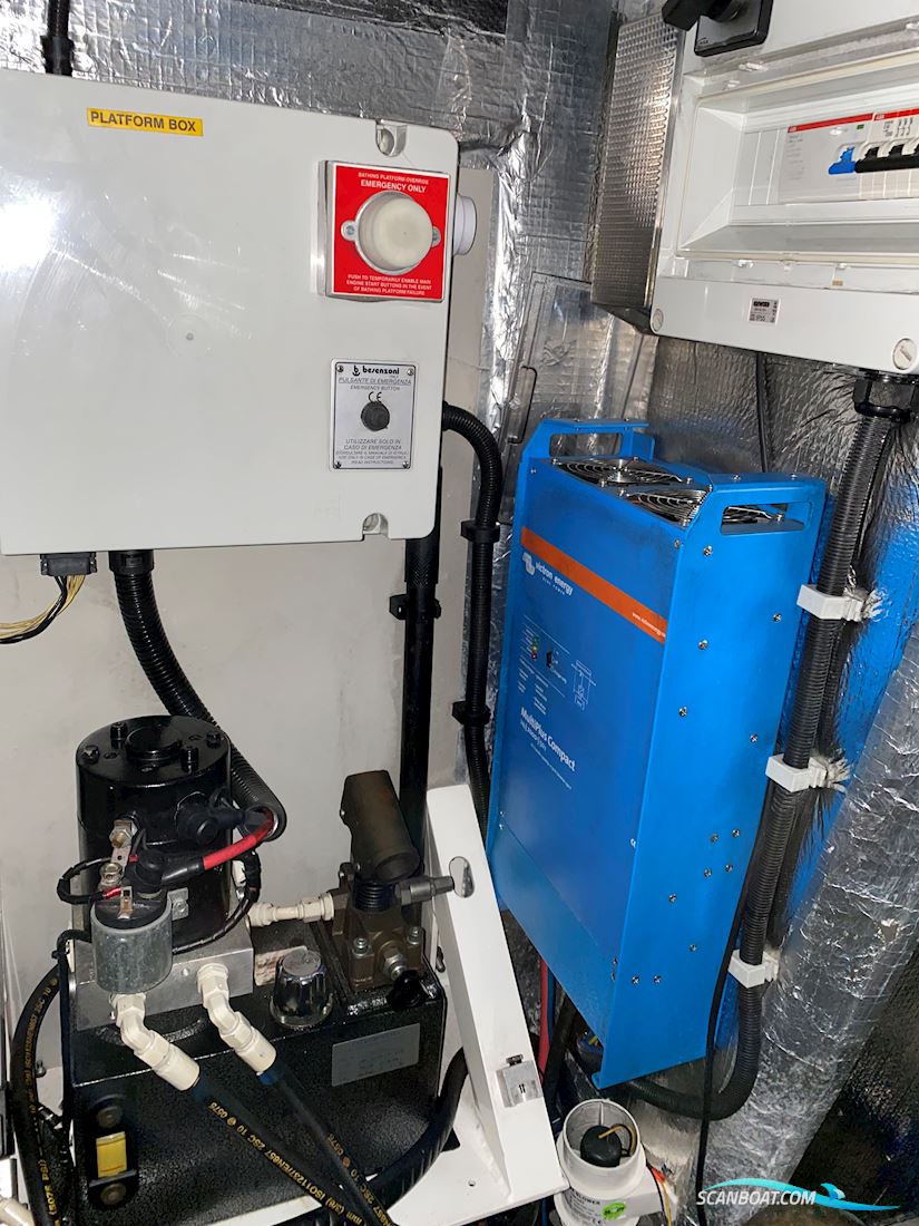 Sunseeker Predator 52