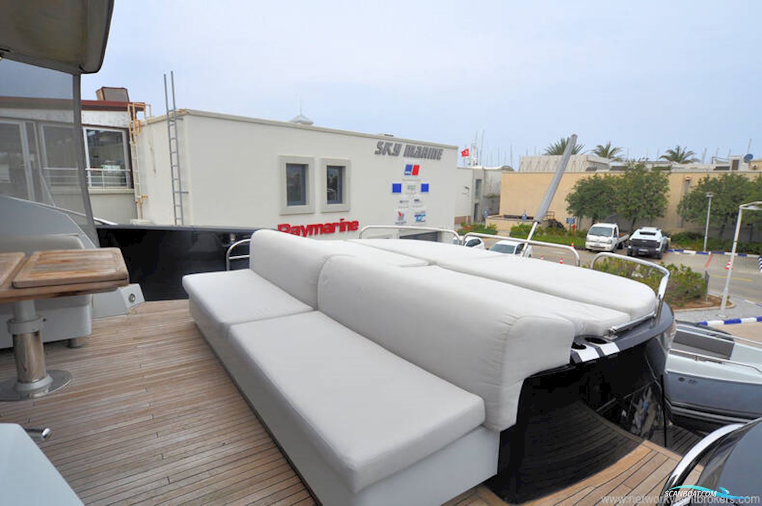 Sunseeker Predator 74