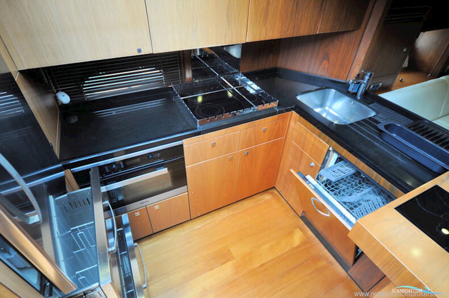 Sunseeker Predator 74