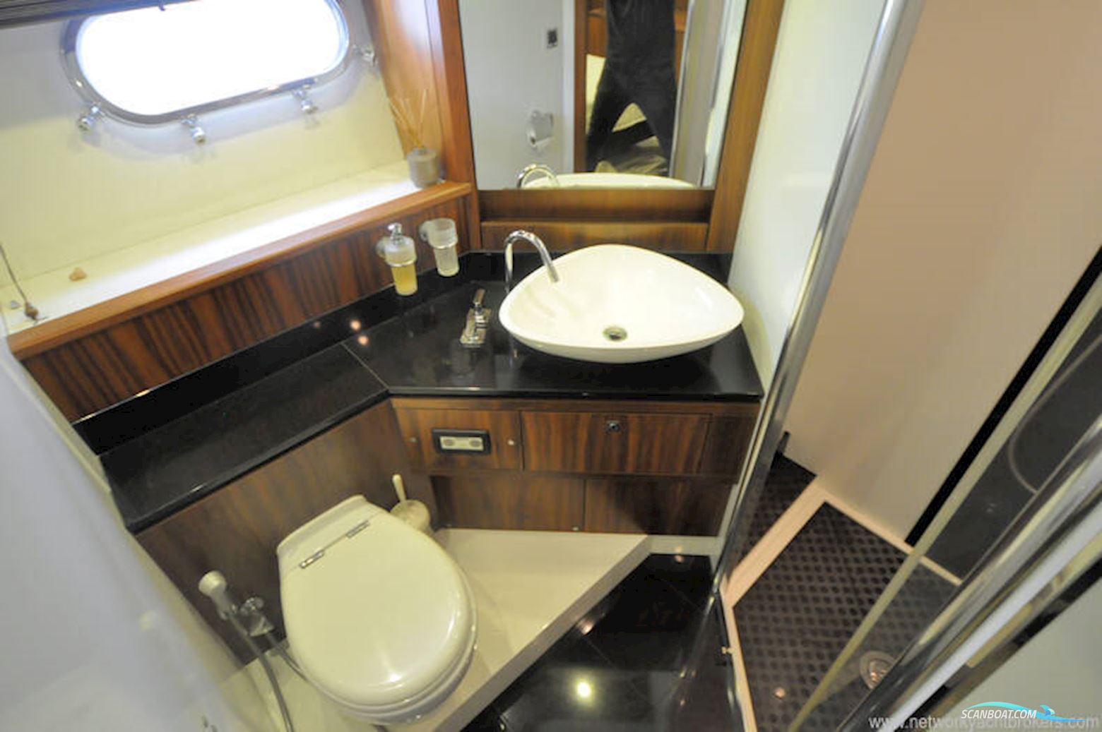 Sunseeker Predator 74