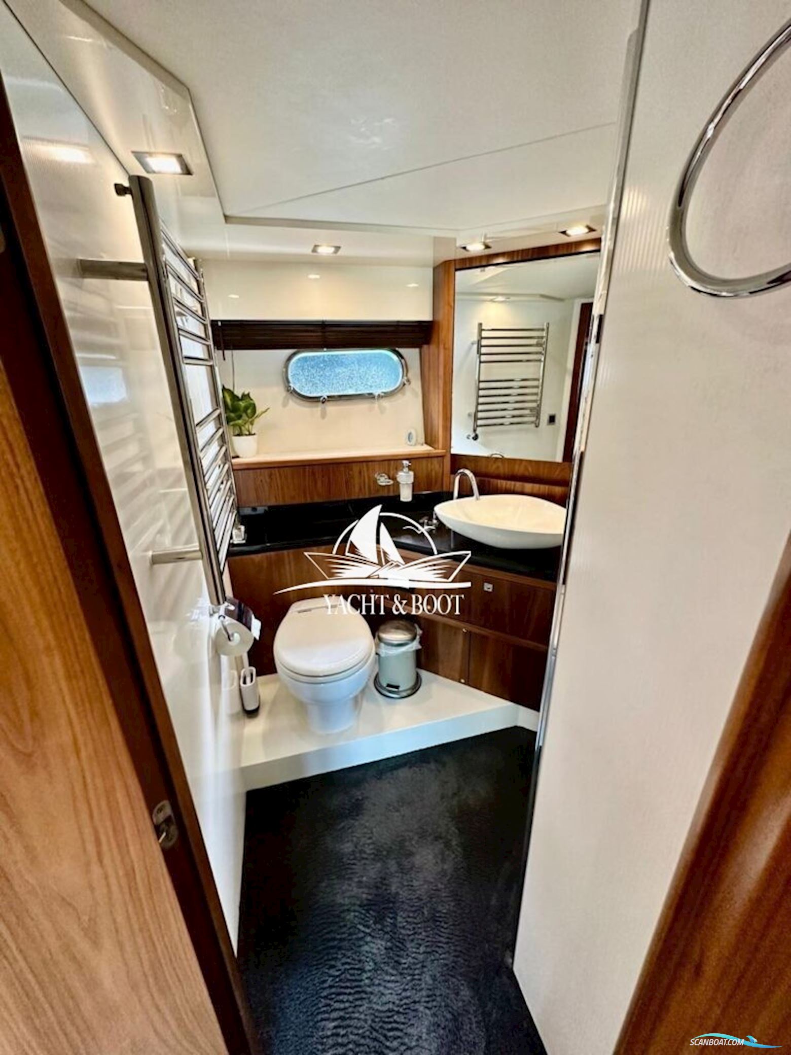 Sunseeker Predator 74 Sports Fly