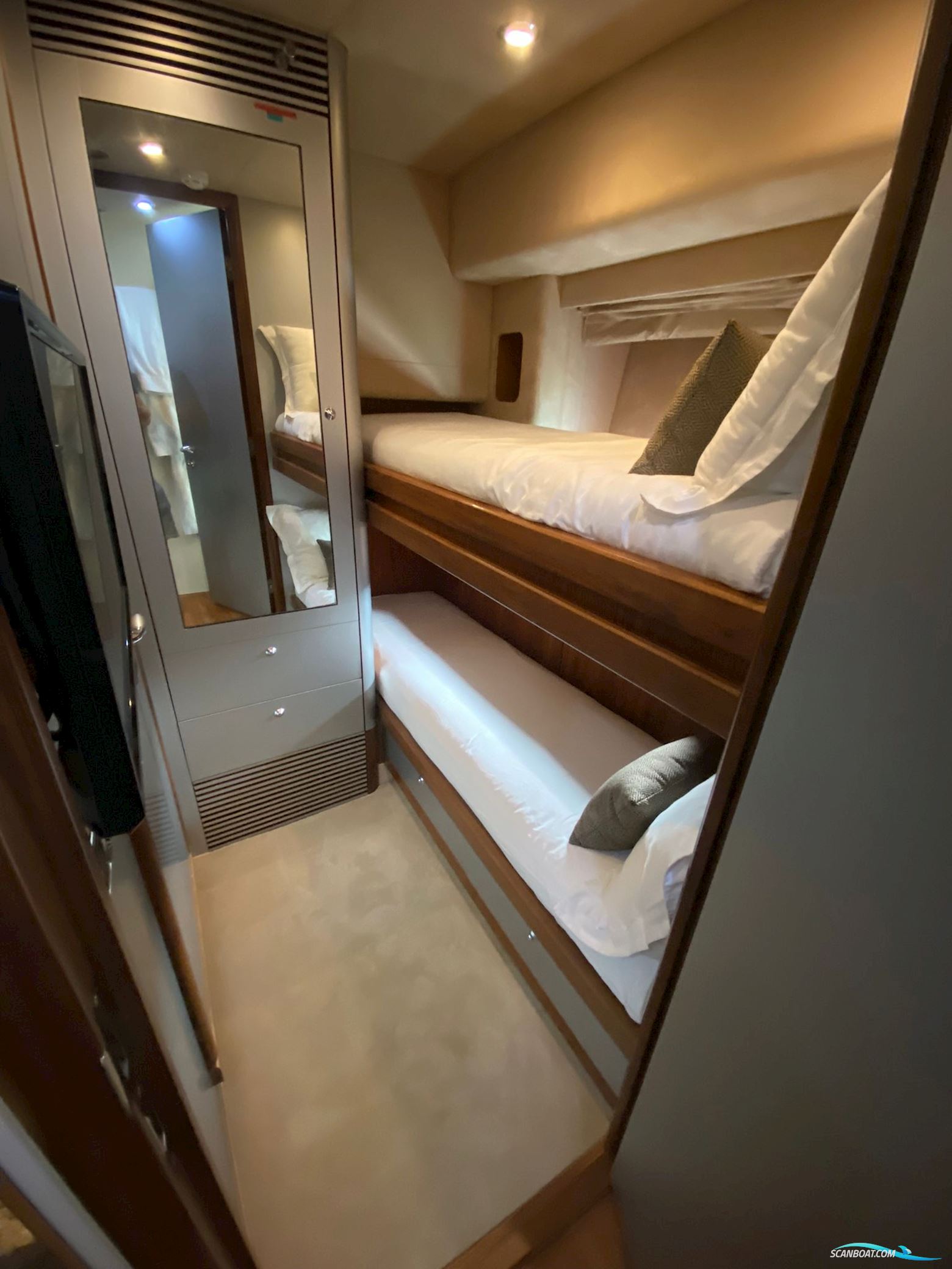 Sunseeker Predator 82