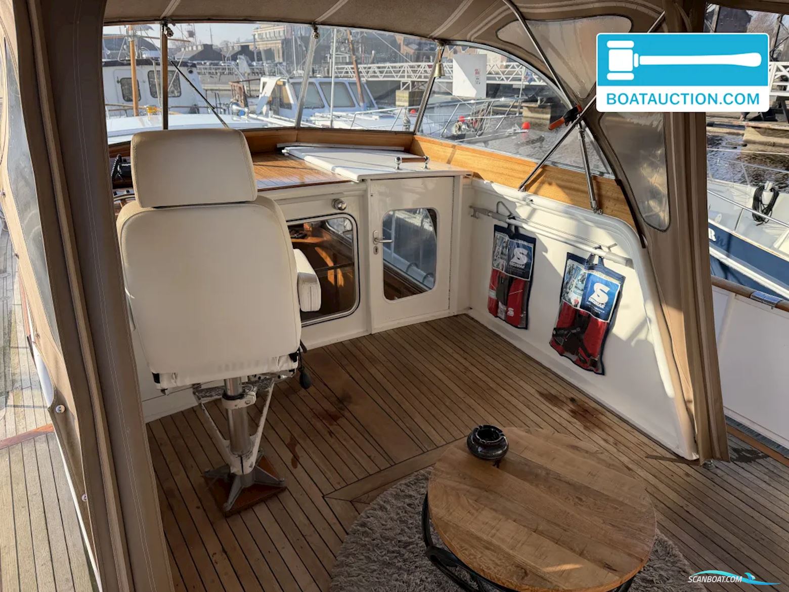 Super Van Craft 13.50