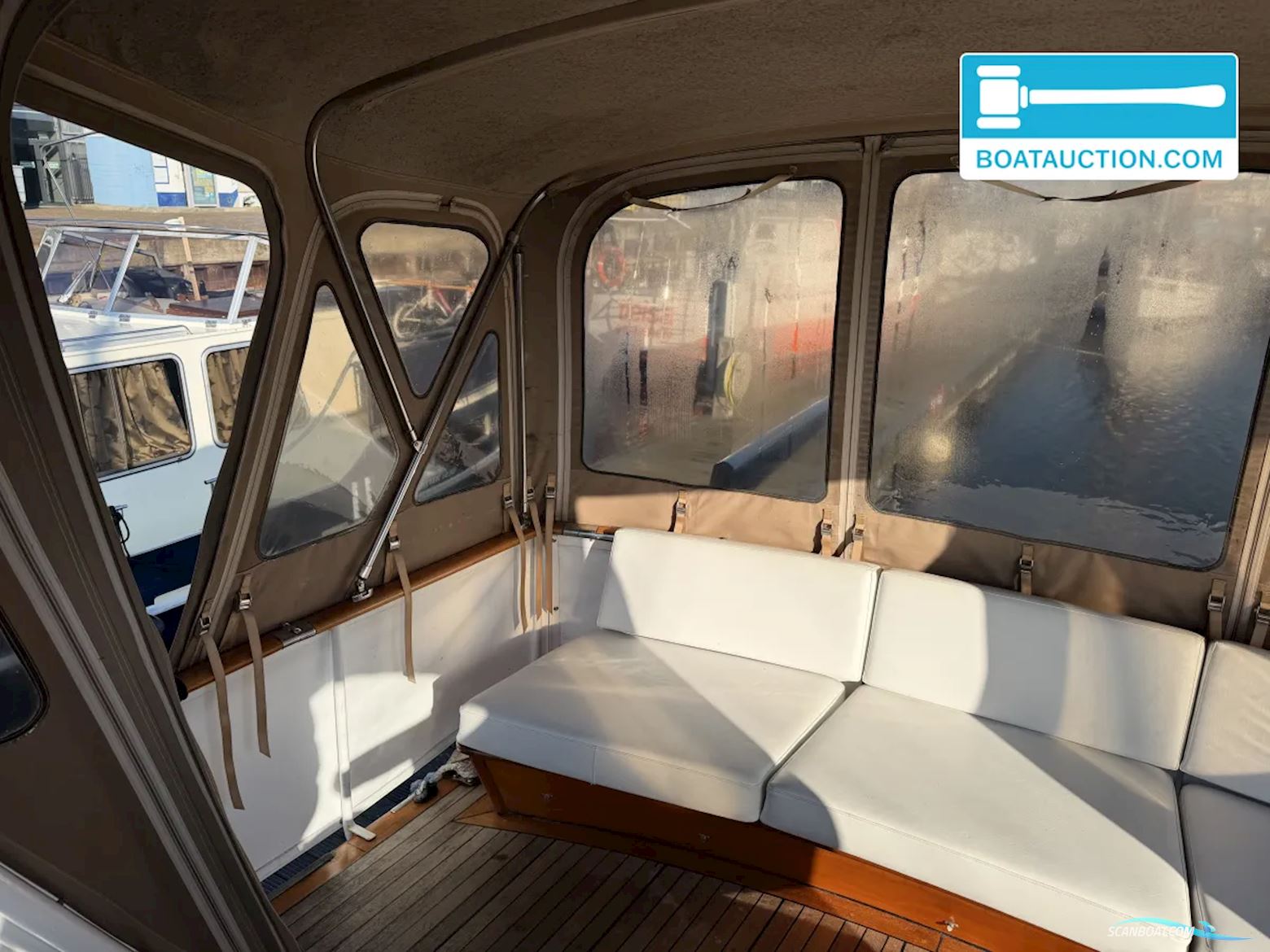 Super Van Craft 13.50