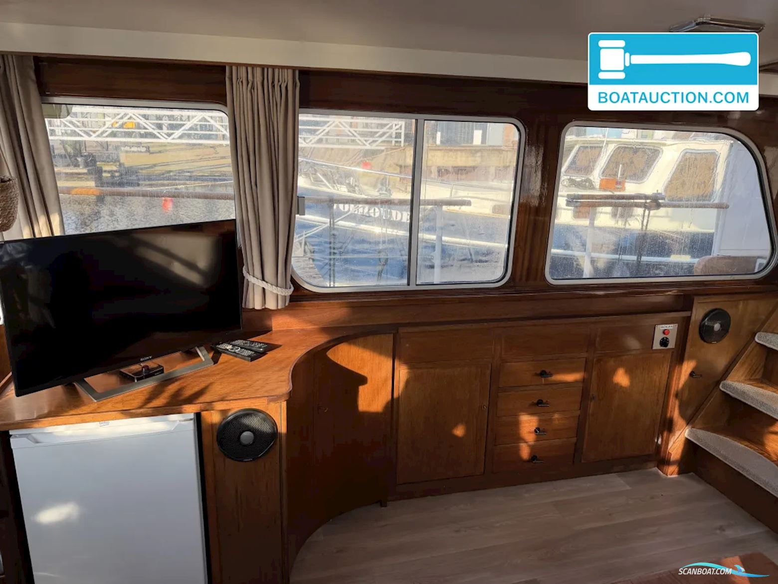 Super Van Craft 13.50