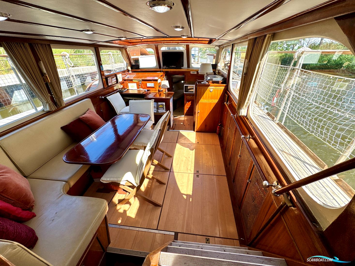 Super Van Craft 13.80