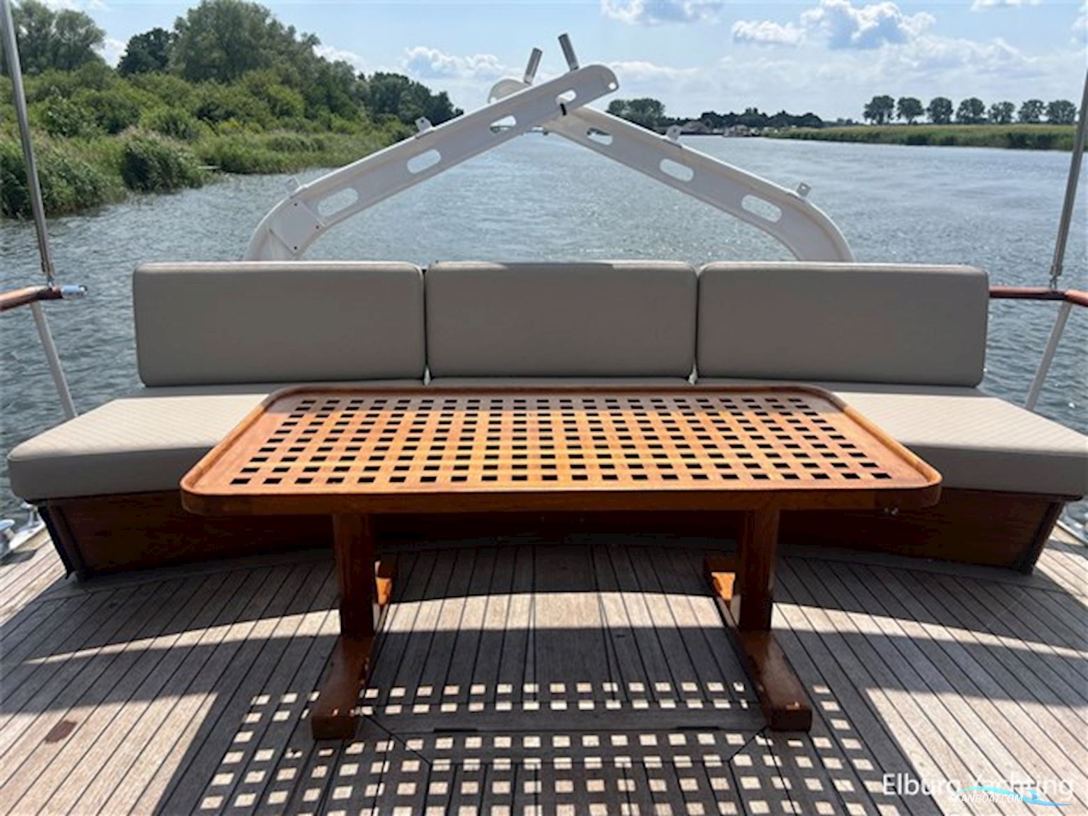 Super Van Craft 13.80