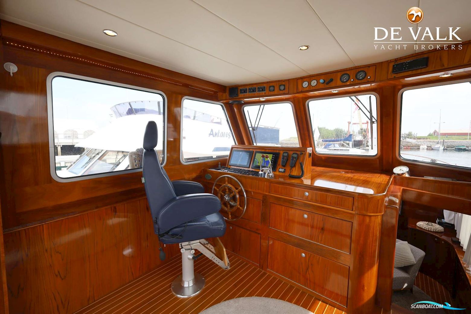 Super Van Craft 1570