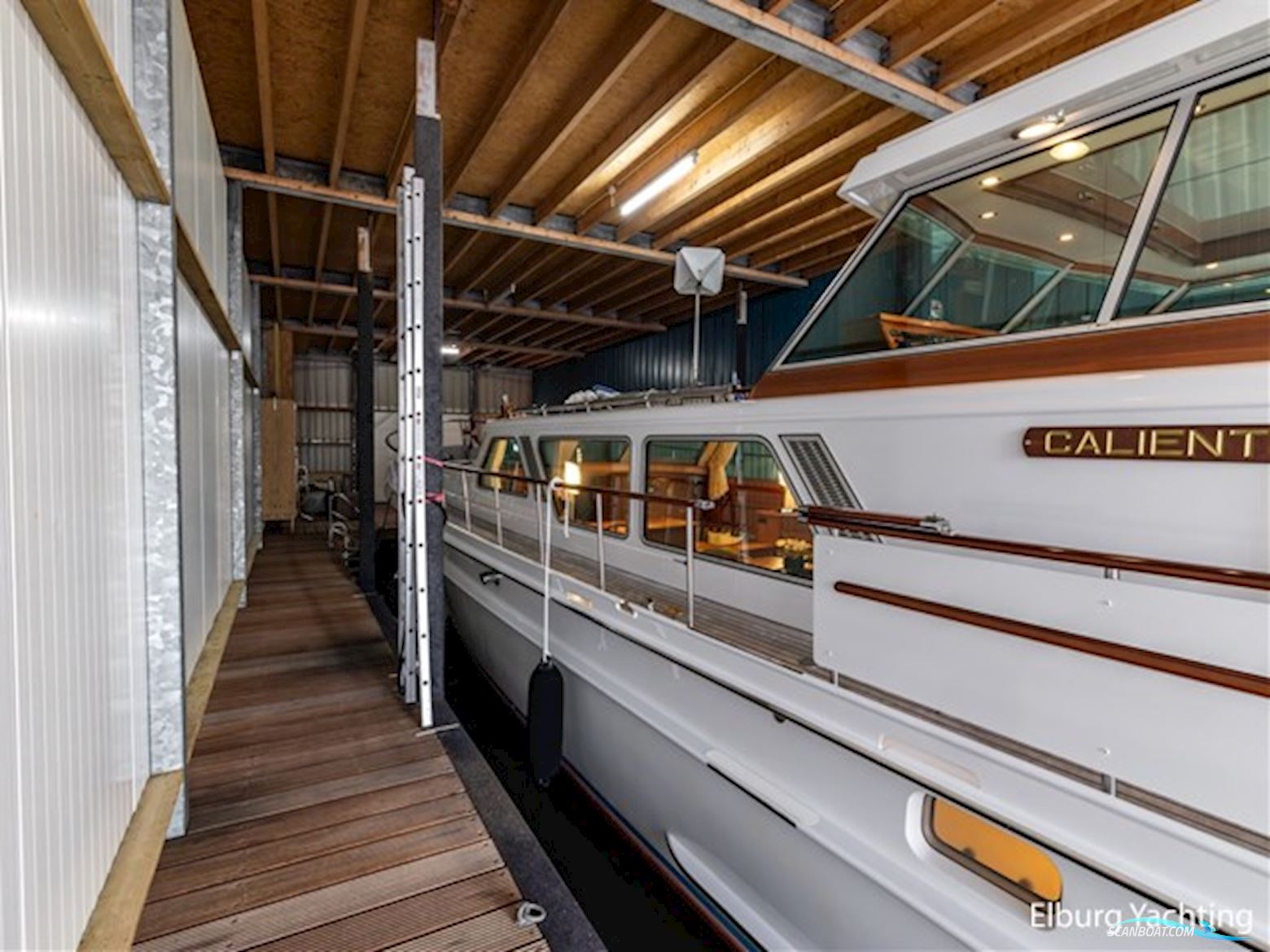 Super Van Craft 18.60 - Vast Stuurhuis