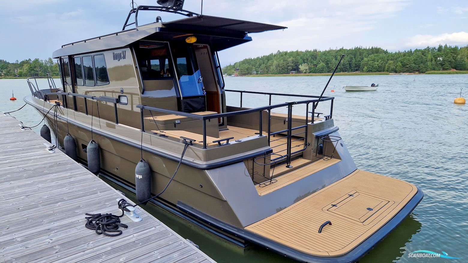 Targa 37 CFC Aft Door  Motorboten 2023, met Volvo Penta D6-400 motor, Sweden