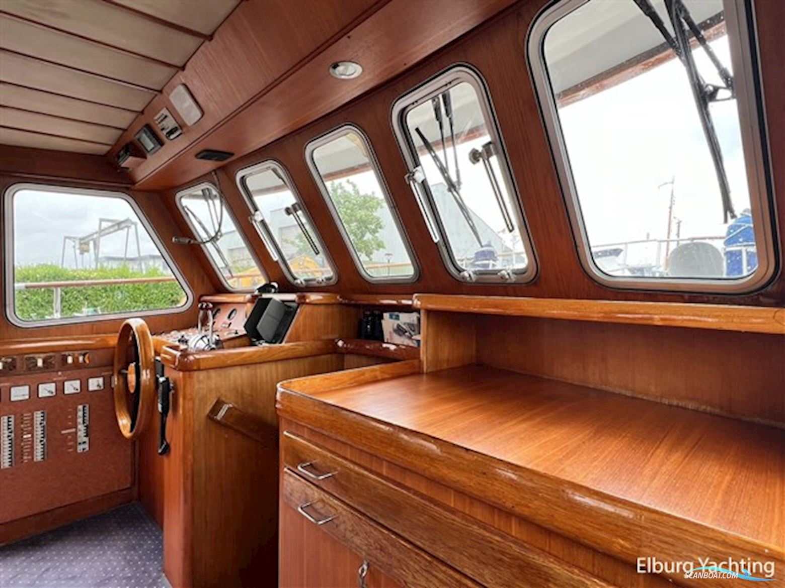 Tayana Trawler  - Pieter Beeldsnijder
