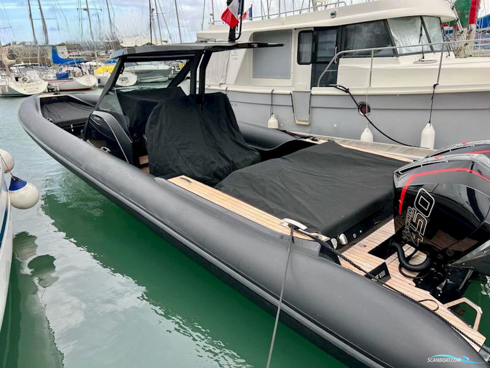 Technohull Explorer 40s