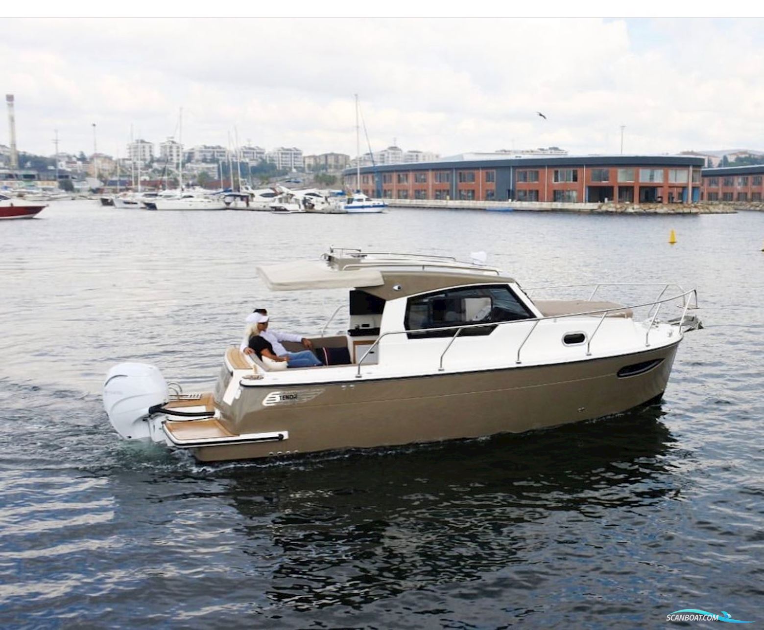 Tendr 23 Cabin