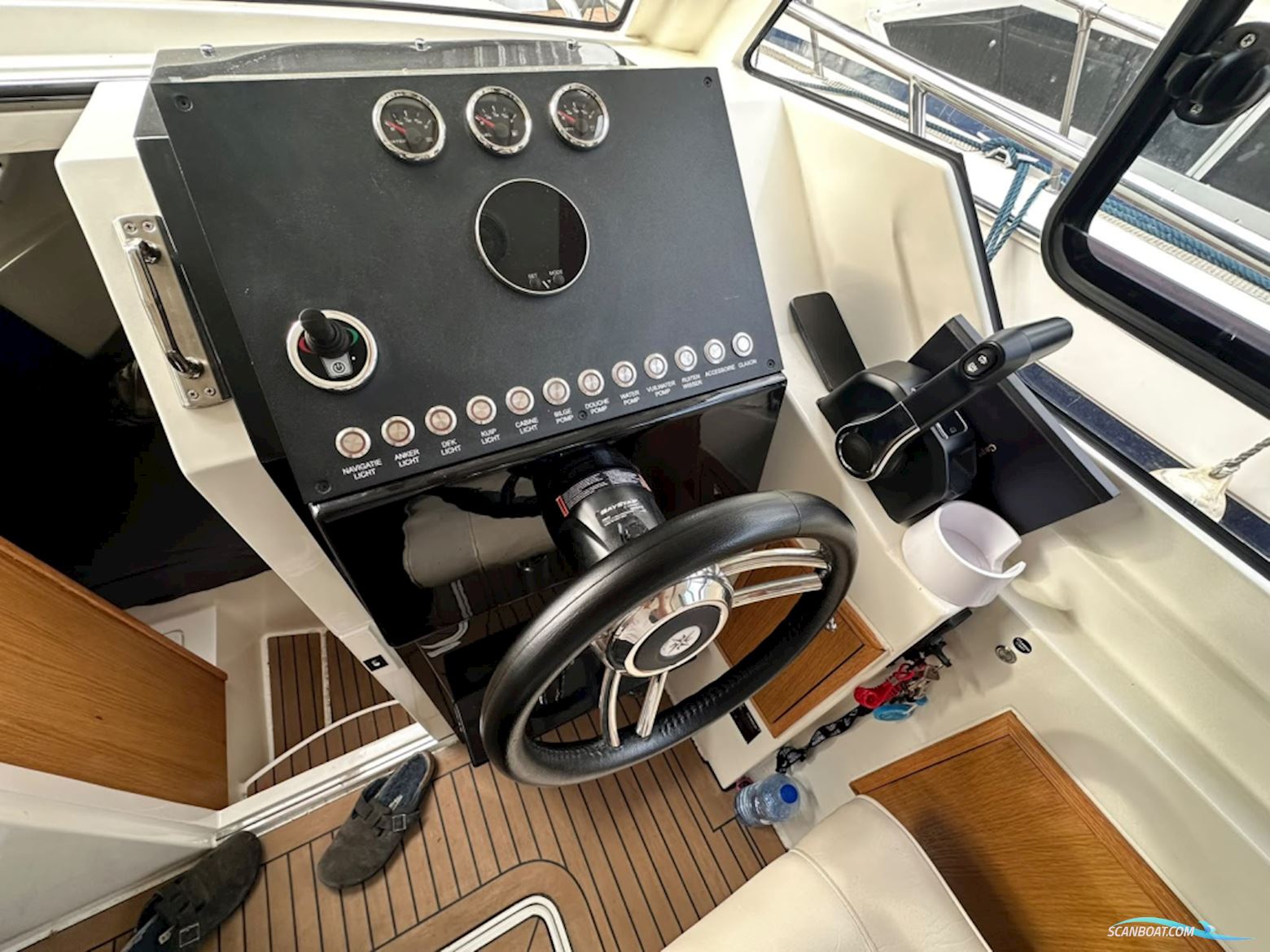 TendR 23 Cabin