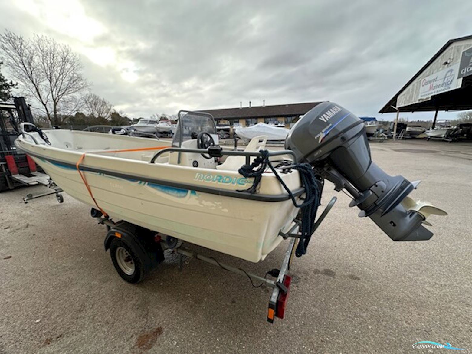 Terhi 6020 (2002) med Yamaha 25 HK (2001) + trailer & udstyr – Nyserviceret – 45.000 kr