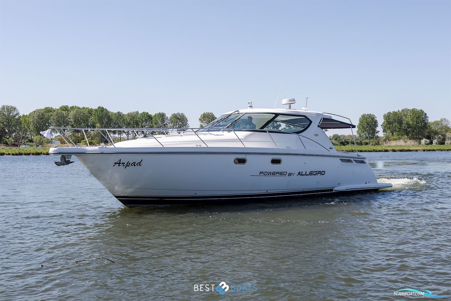 Tiara Yachts 4300 Sovran