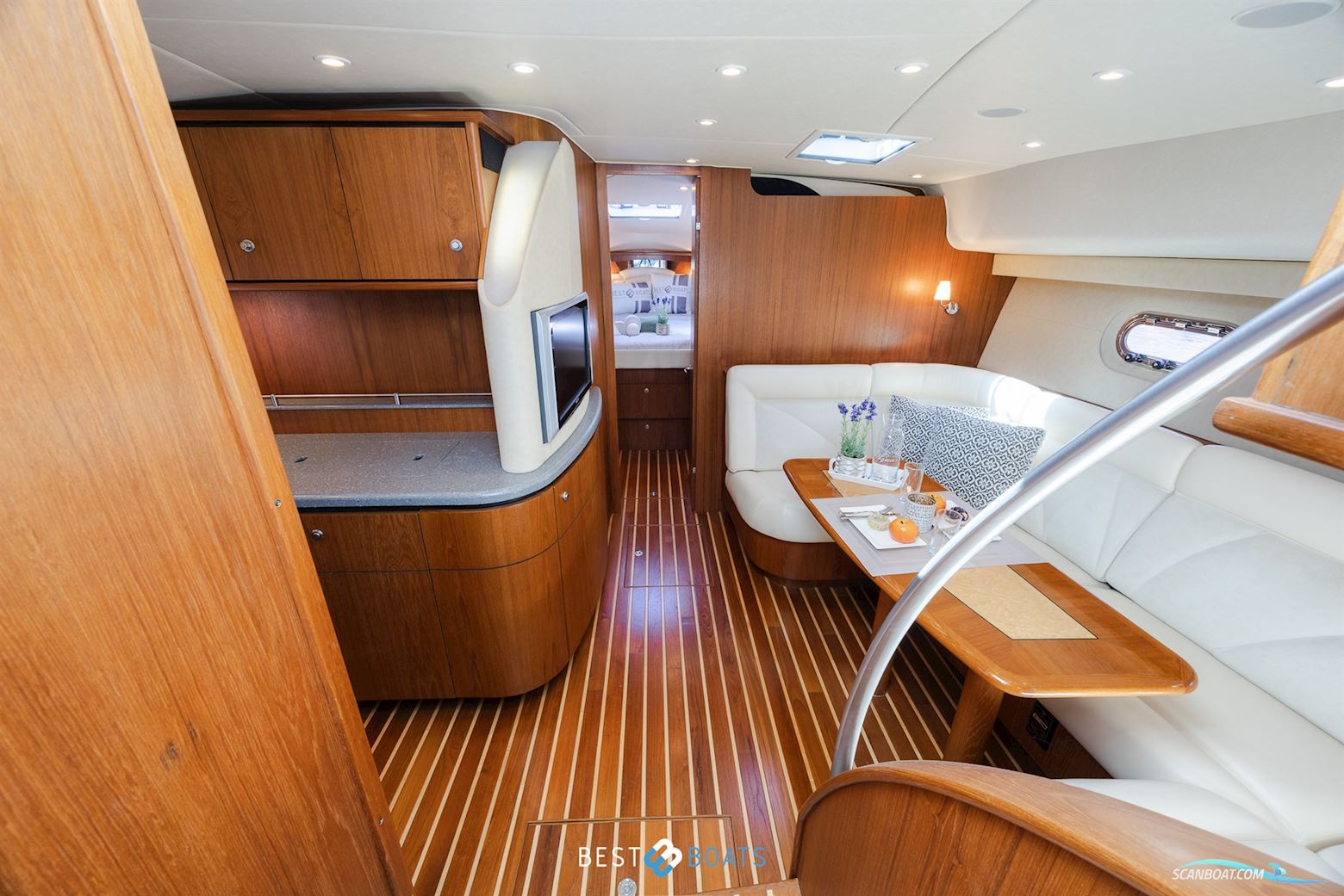 Tiara Yachts 4300 Sovran