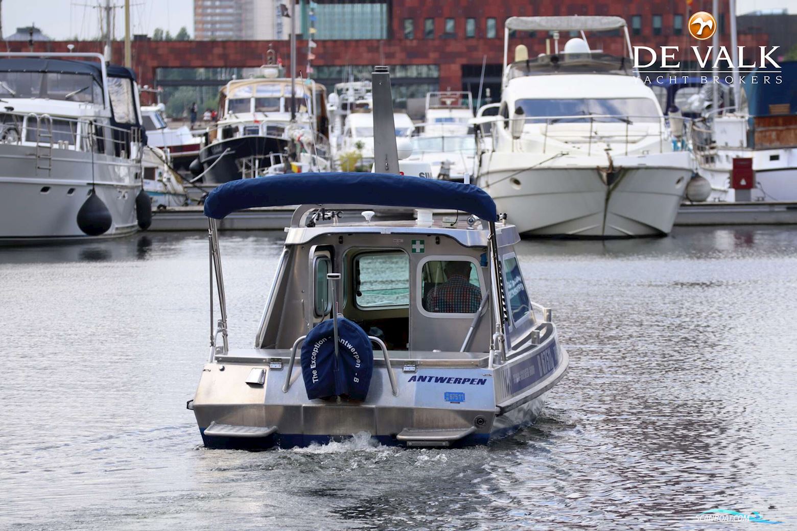 Tinn-silver 600 Cabin