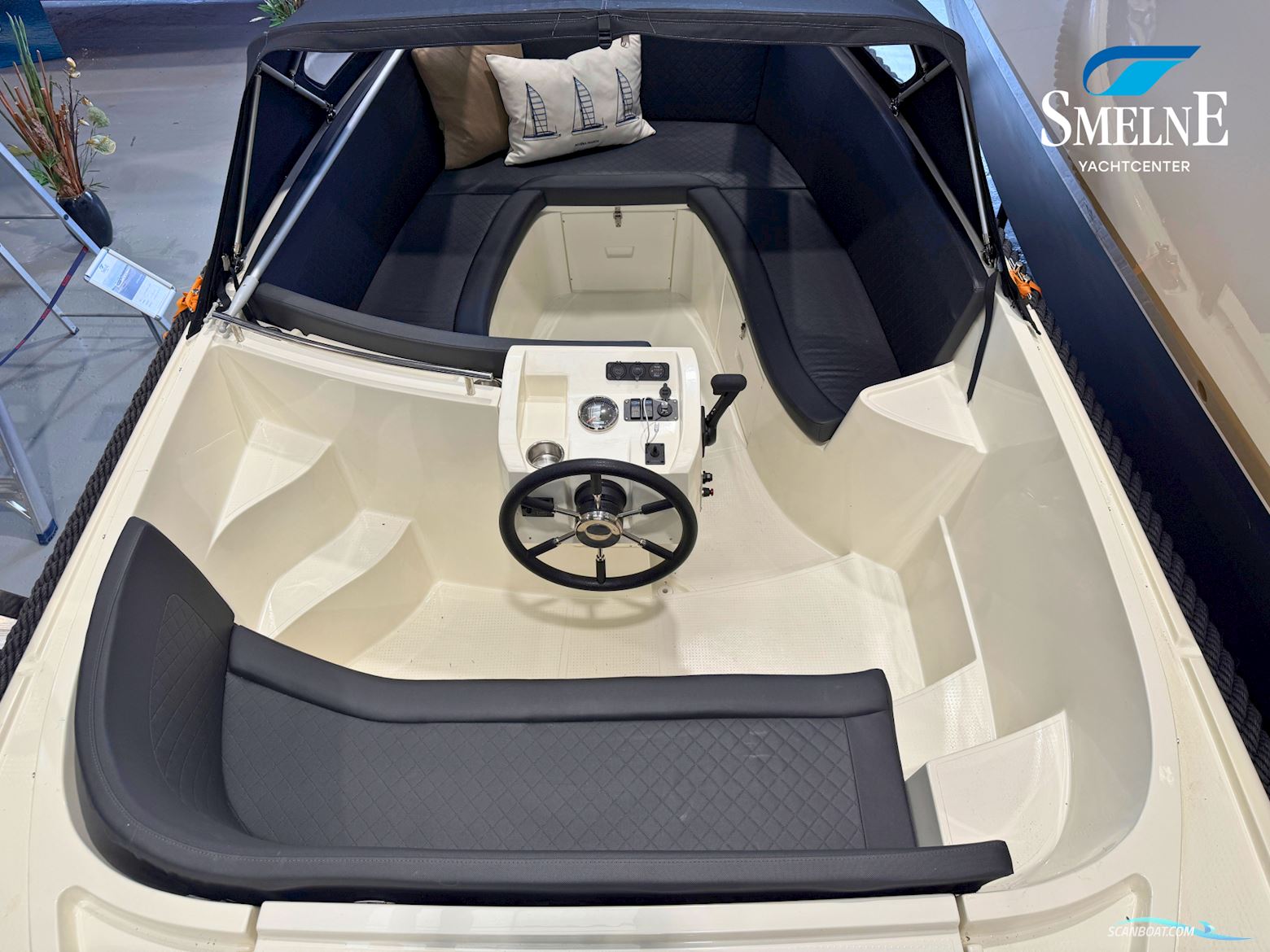 Topcraft 605 Tender