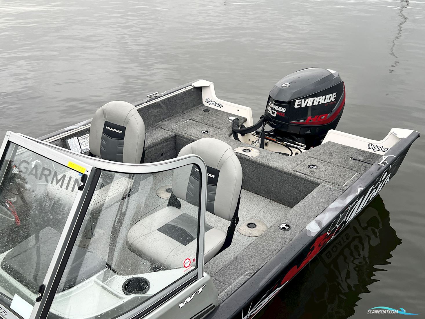 Tracker Pro Guide V16 WT