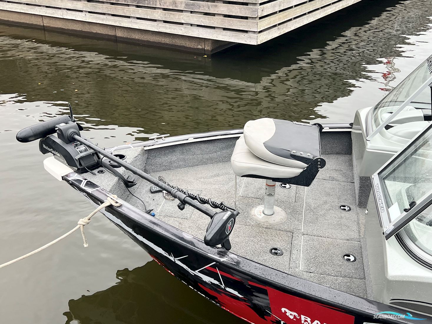 Tracker Pro Guide V16 WT