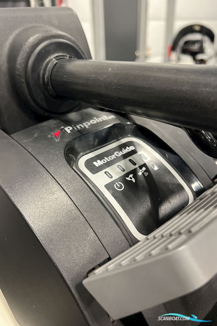 Tracker Pro Guide V16 WT