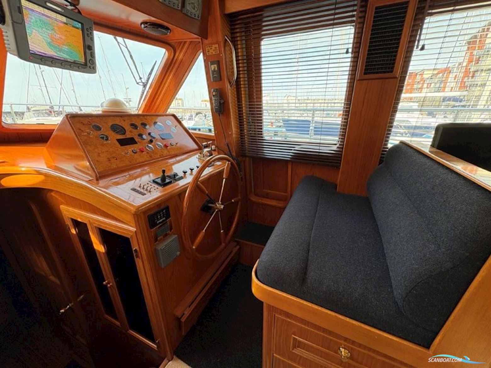 Trader  535 Signature