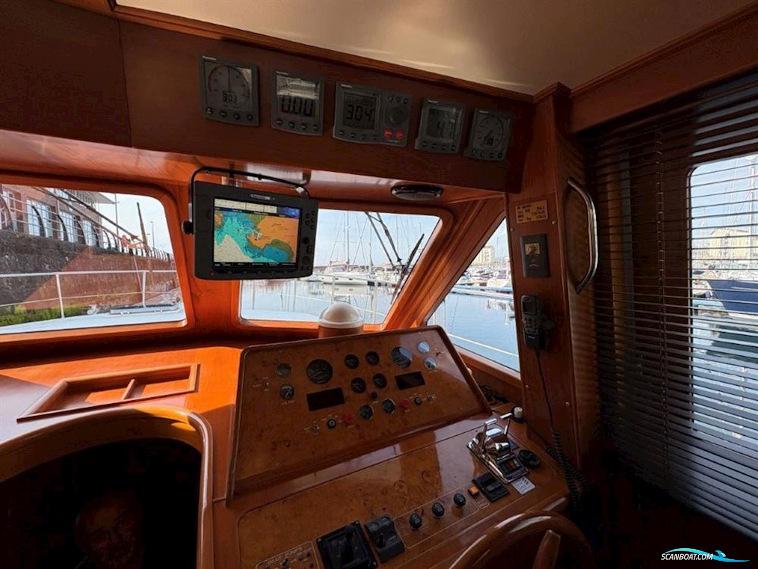 Trader  535 Signature