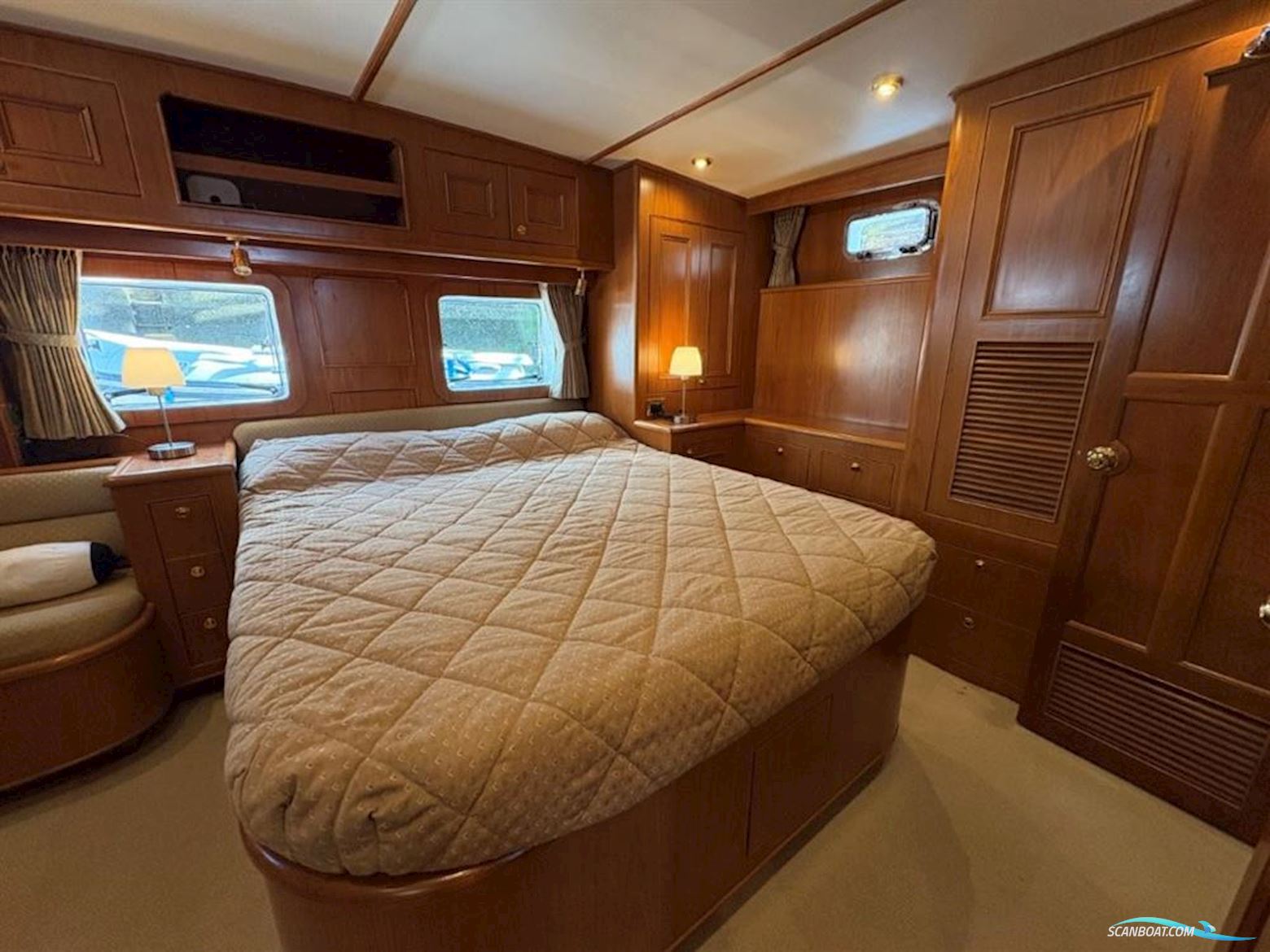 Trader  535 Signature