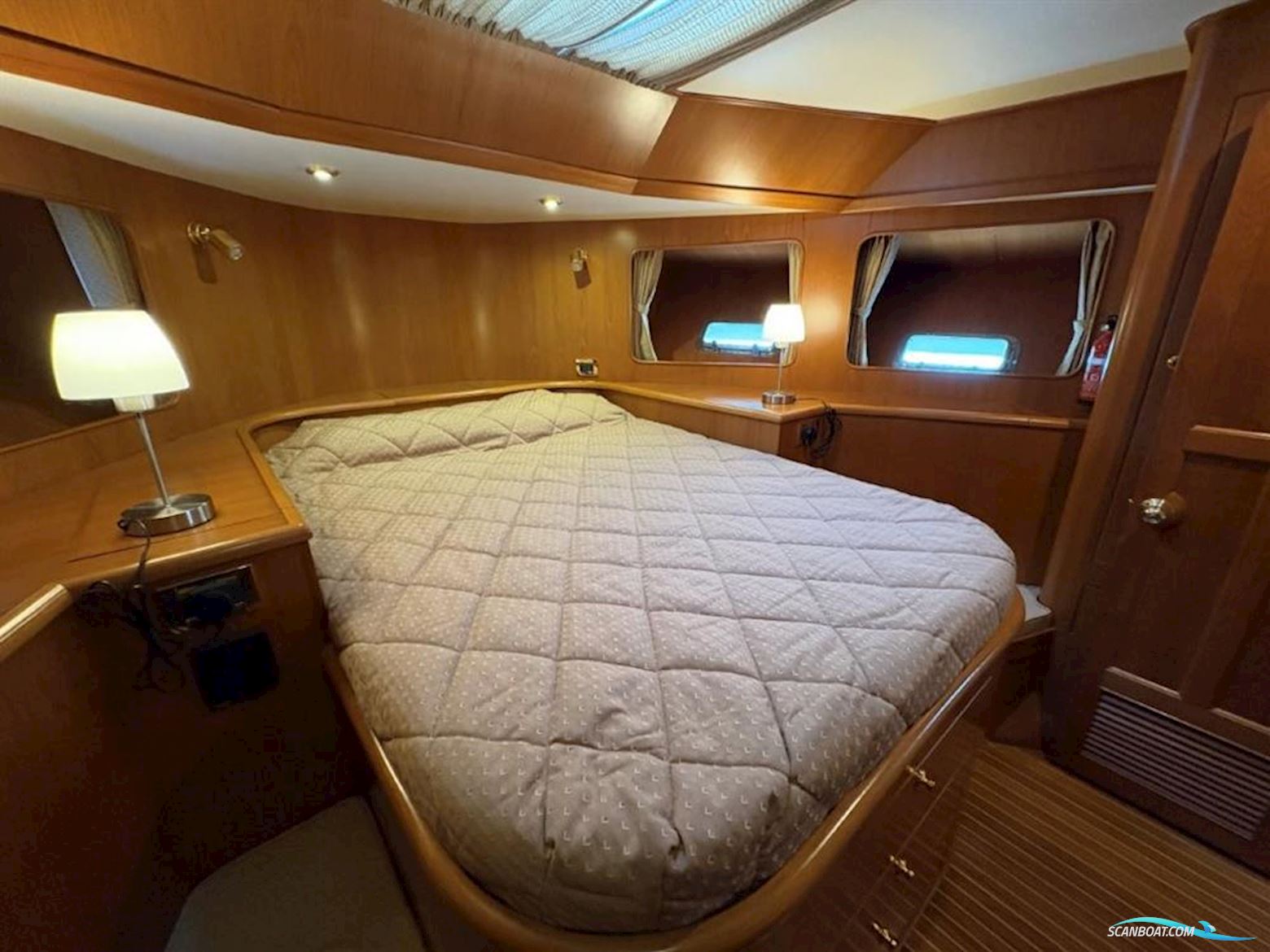 Trader  535 Signature