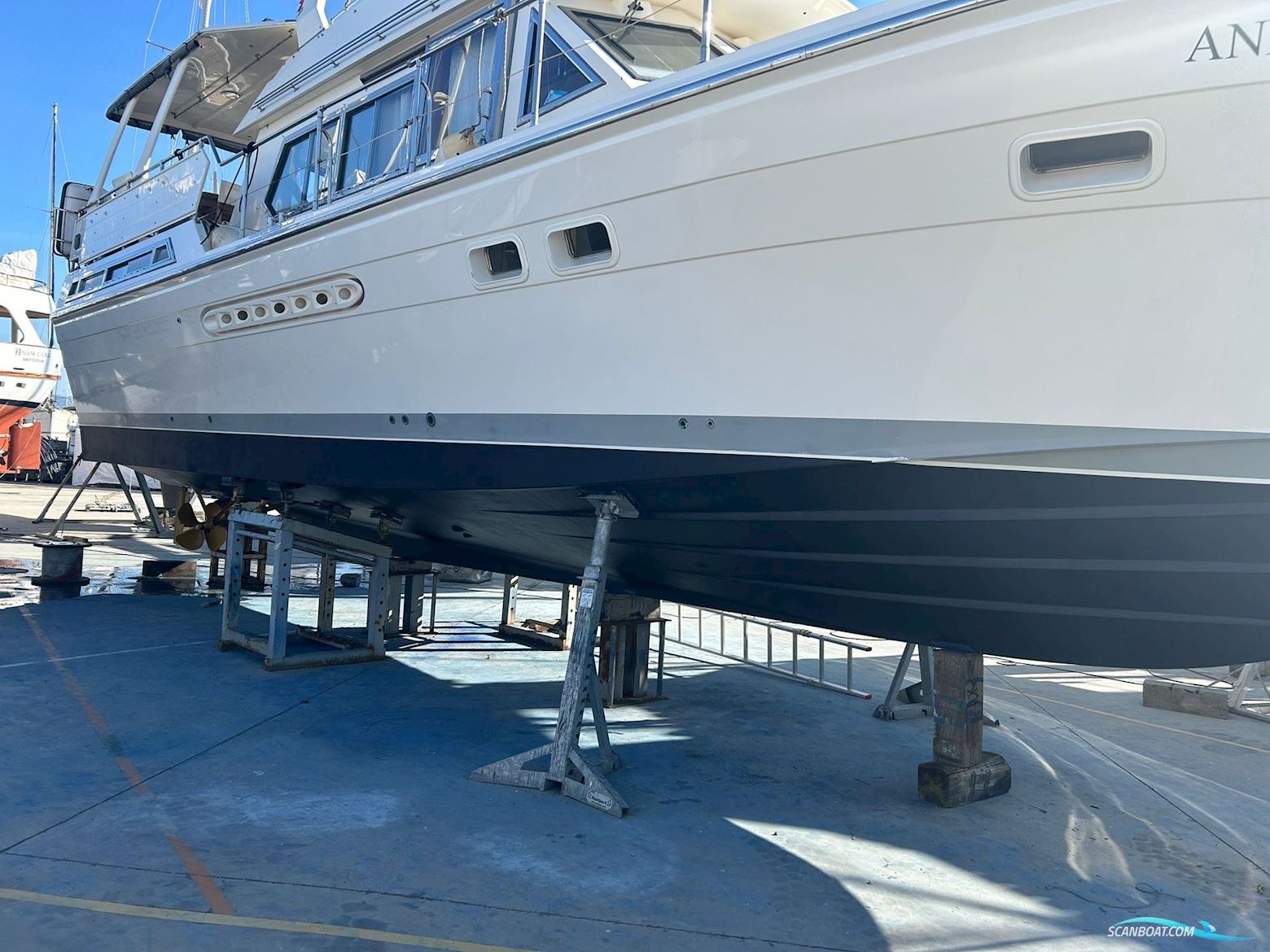 Trader 47 Flybridge well maintained Cruising Motor Yacht