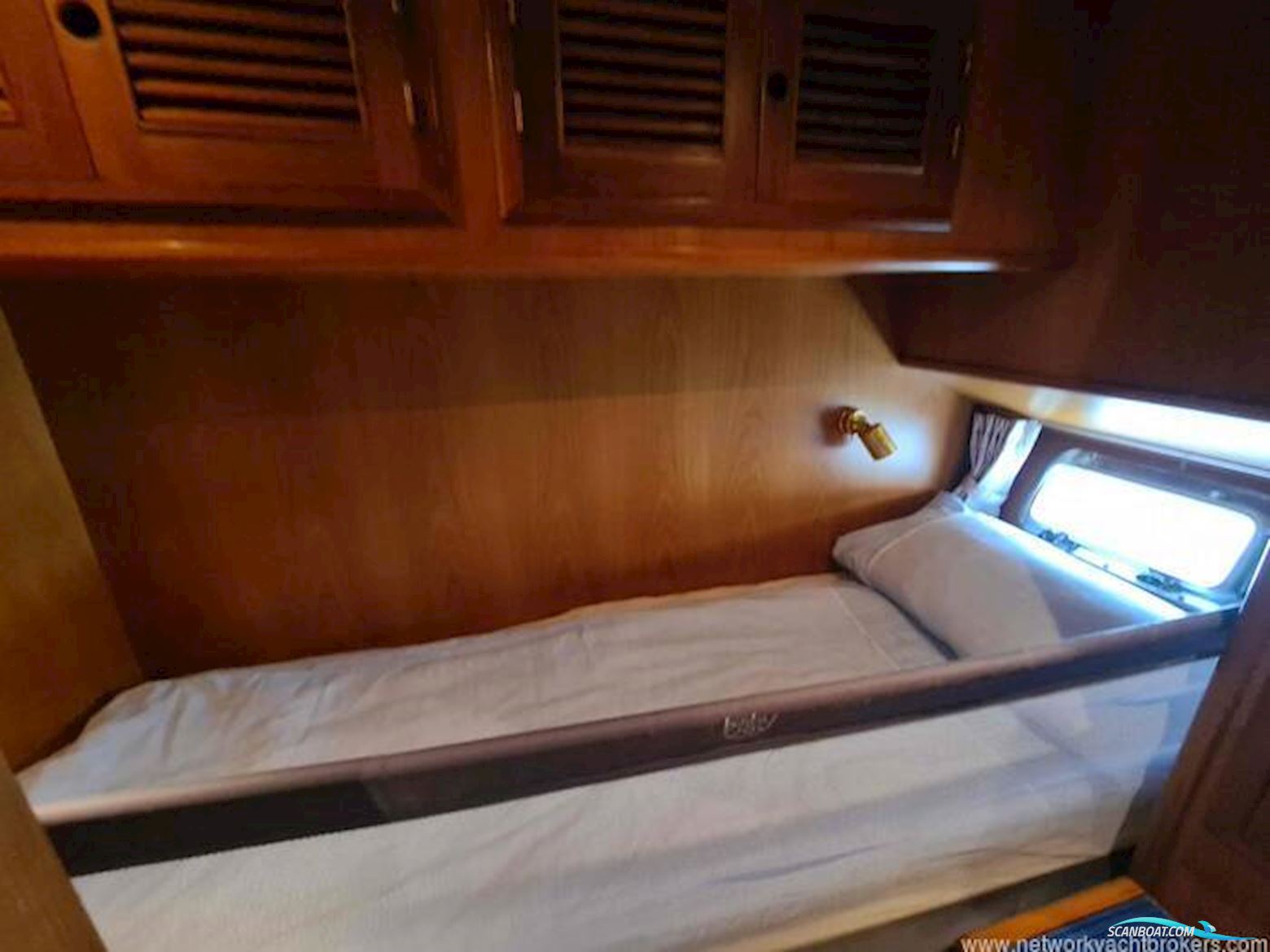 Trader Signature 535