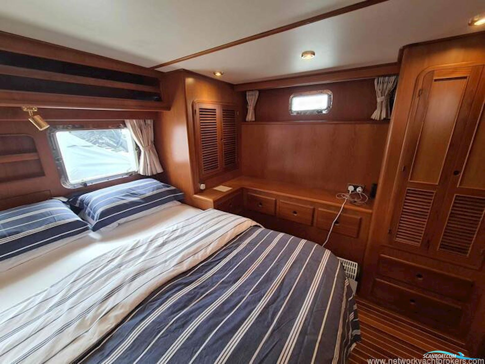 Trader Signature 535