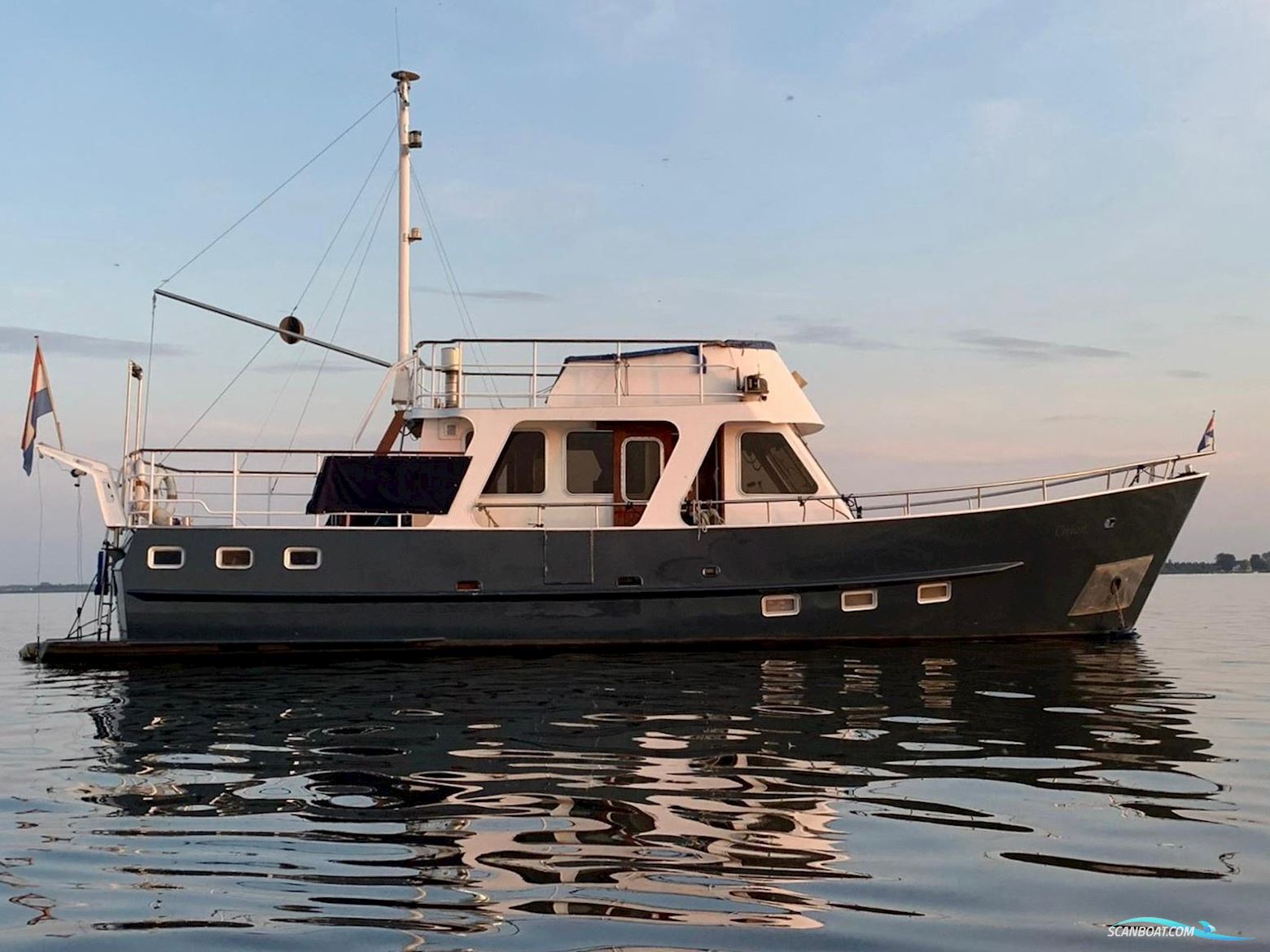 Trawler one off Motorboten 1984, met GM Diesel motor, The Netherlands