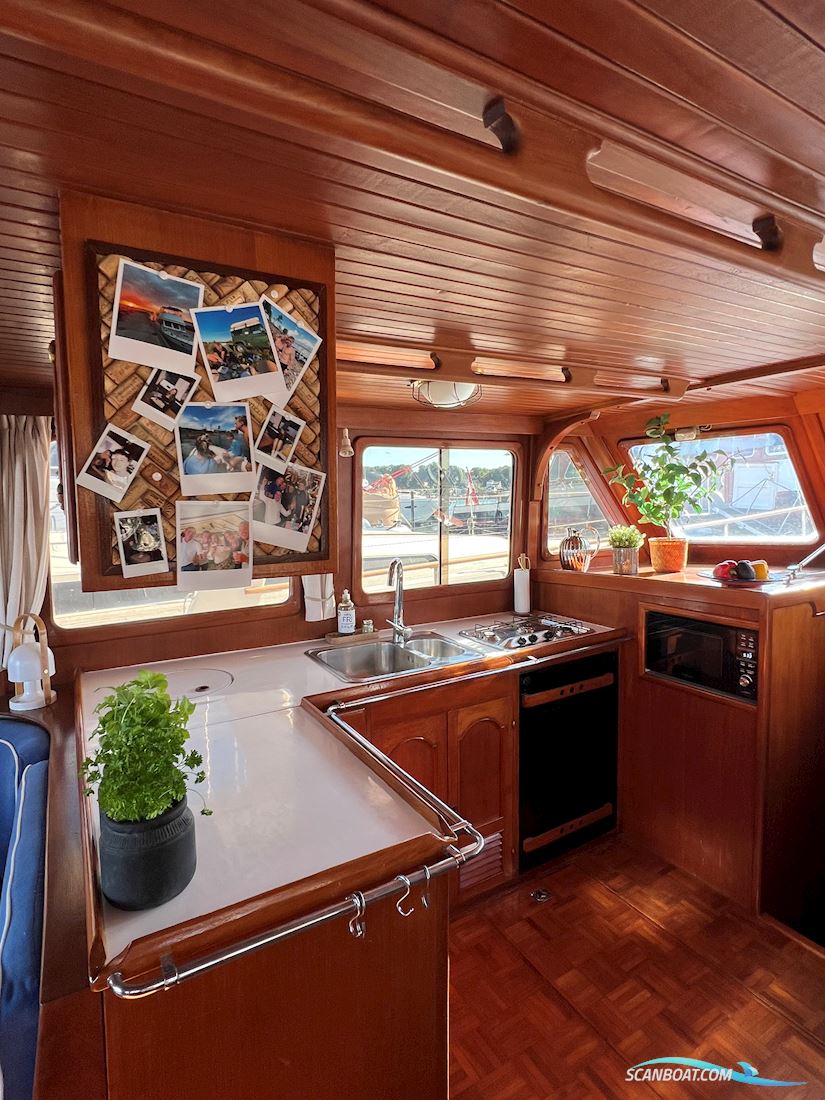 Trawler Sedan 41 Europe