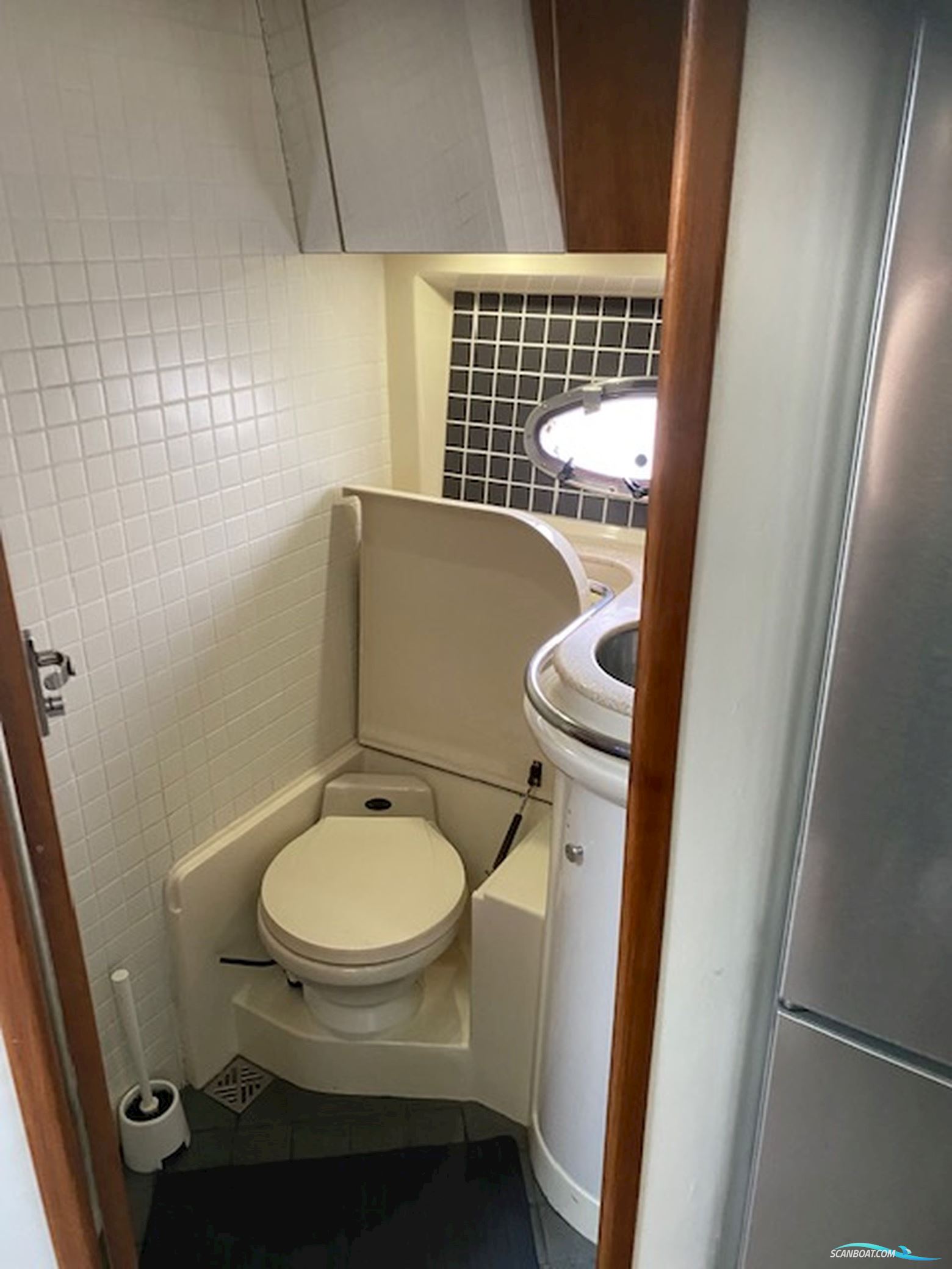 Trojan Carver 44 Express