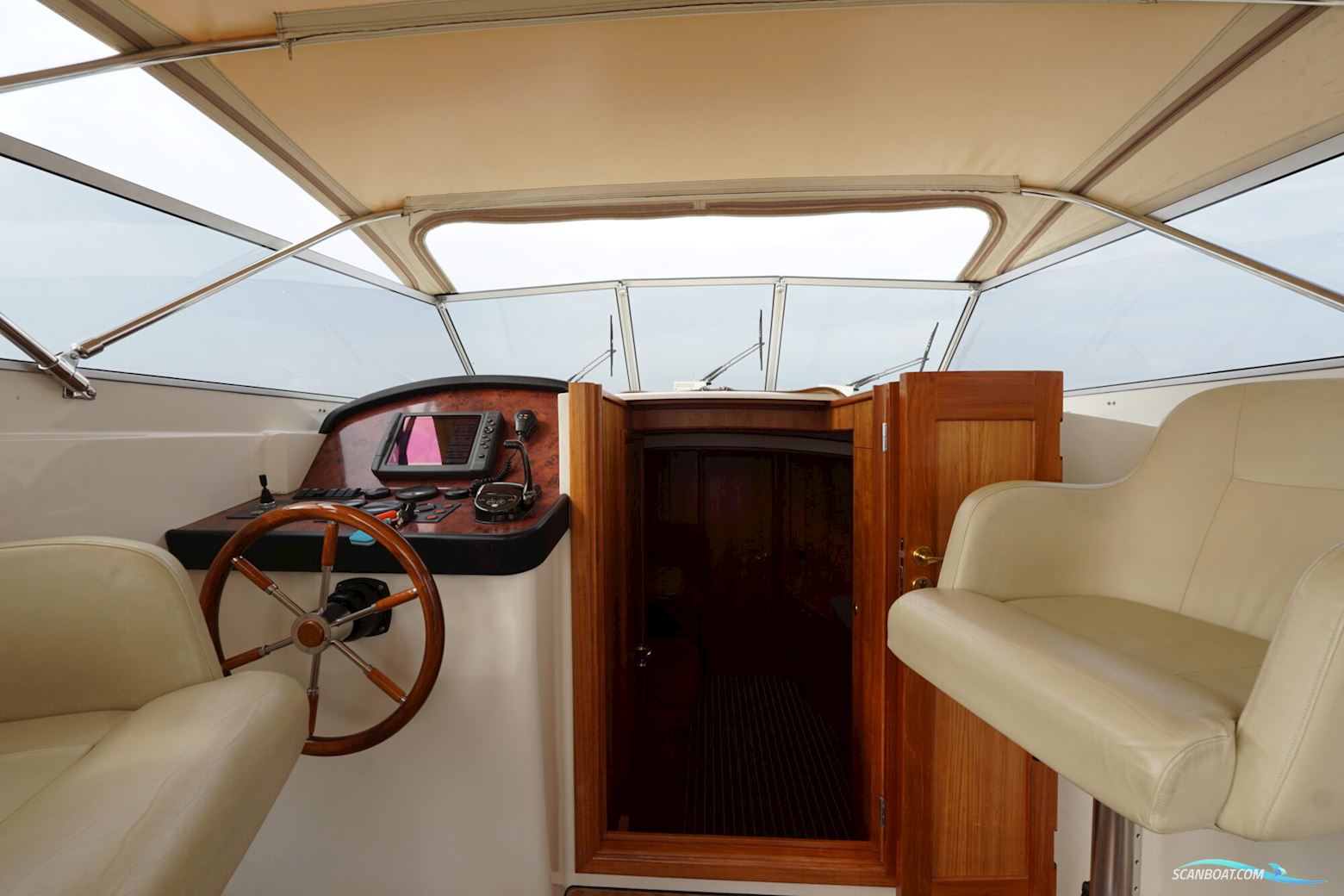 Tryvia 1100 OK Cabrio Spiegeldeur