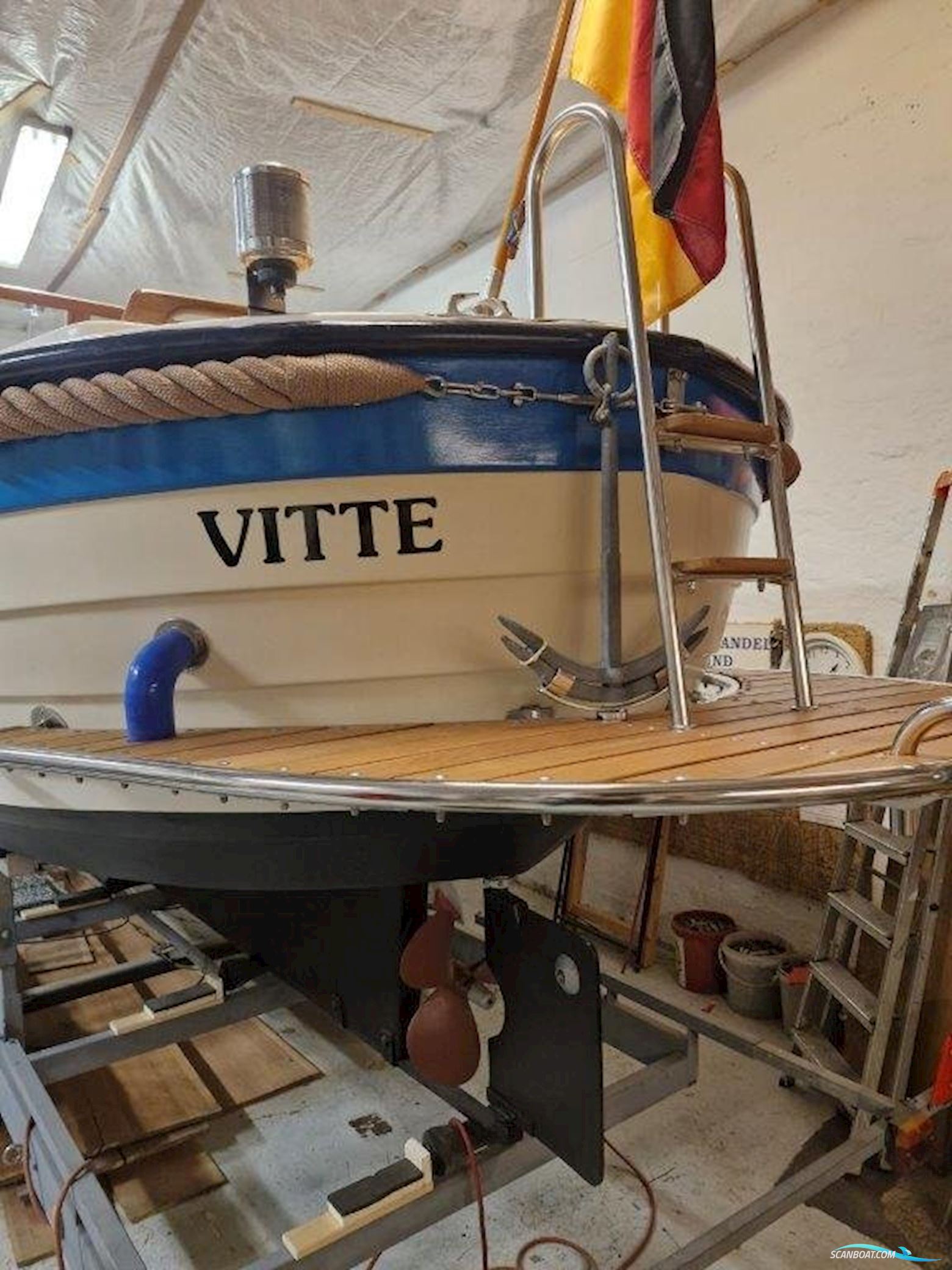 Tucker Boot Tucker Boat